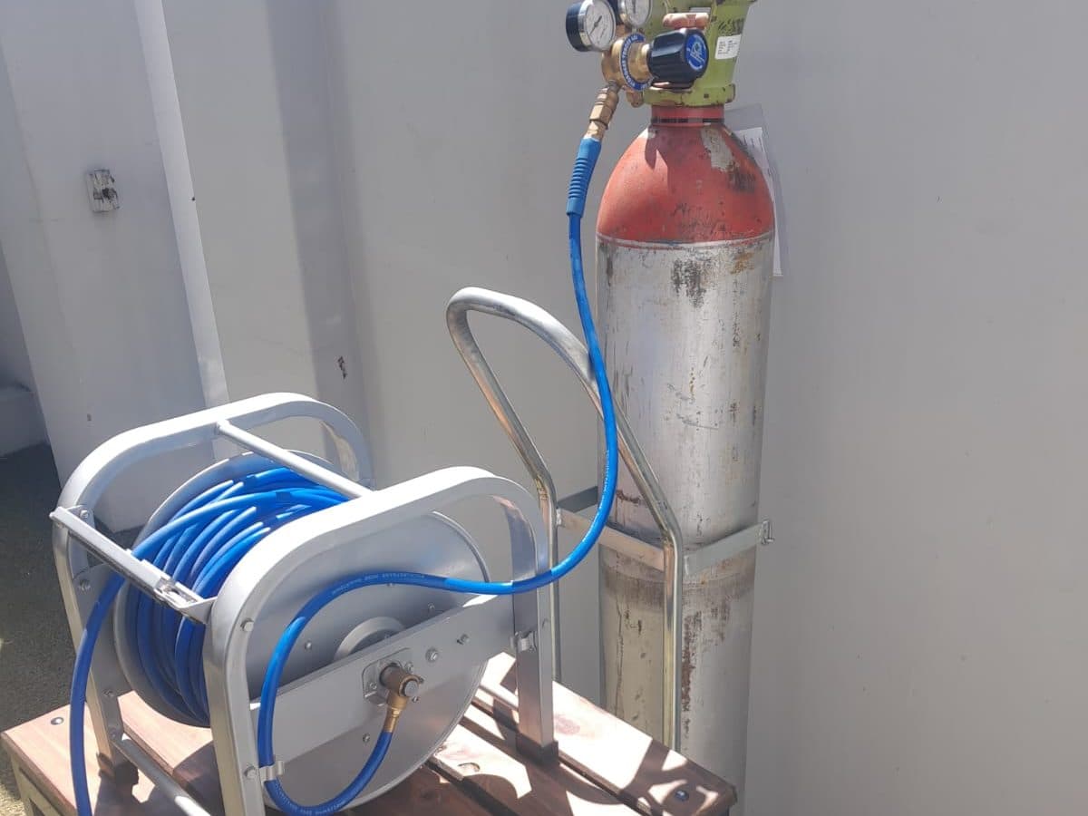 Leak detection gas equipment set up on site